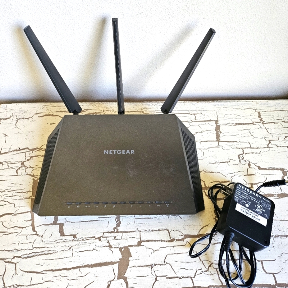 Netgear Nighthawk AC1900 Smart Wifi Router Model R7000 - Picture 1 of 5